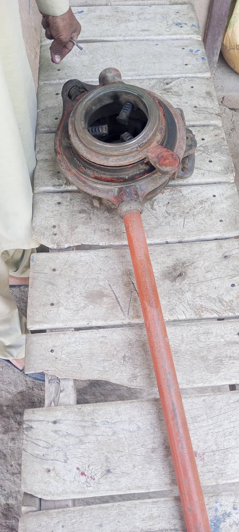 dai for hand pump, 1