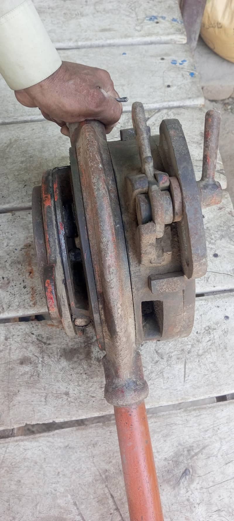 dai for hand pump, 3