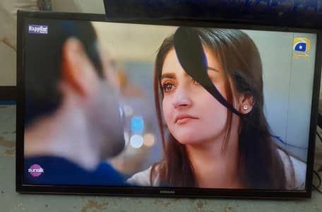 original Samsung Led 32 inches Simple Panel Glass crack Otherwise ok