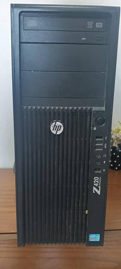 HP z420 xeon E5 2690- 8 GB Ram- 600 watt supply