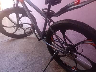 only 25 day use cycle with front back gear  mota tyre shaaks hydraulic