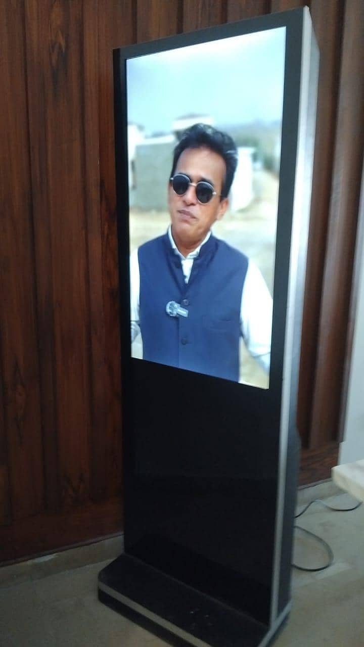 digital standee 0