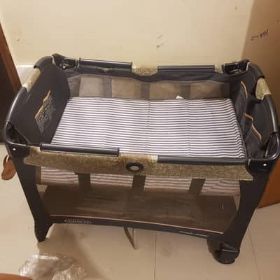 baby cot