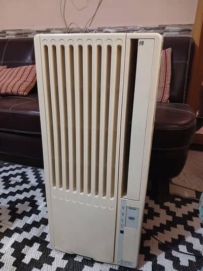 Hair 0.75 ton 110 AC with converter 220 to 110 working condition
