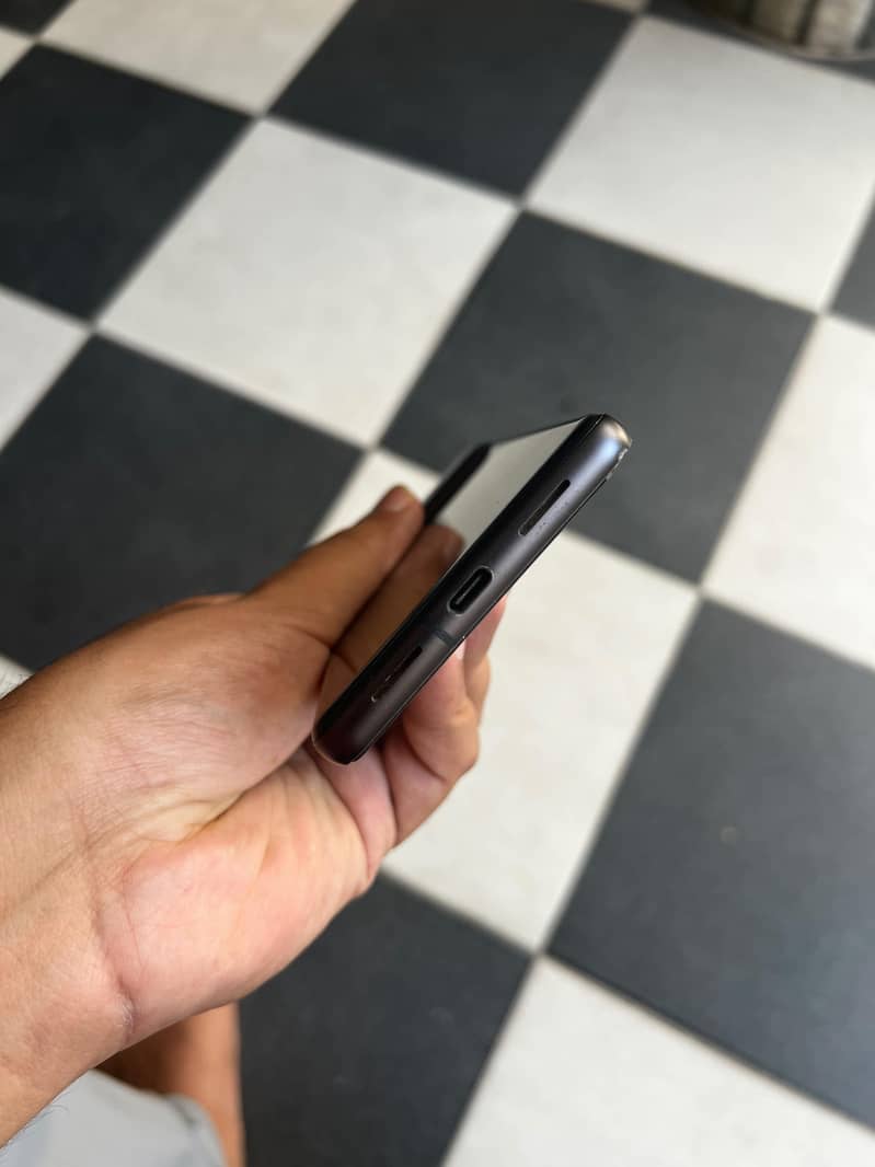 Google Pixel 7 4