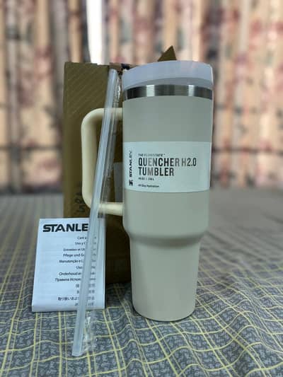 ORIGINAL STANLEY TUMBLER QUENCHER H2.0 40 OZ 1.8 L COLOR OFF-WHITE