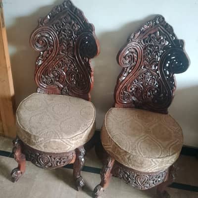 chunyoti chairs