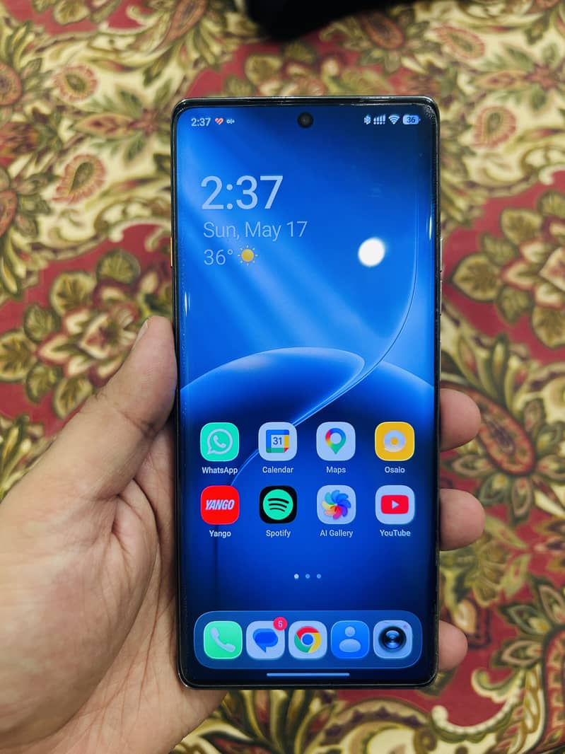 Tecno CAMON 40 Pro 1