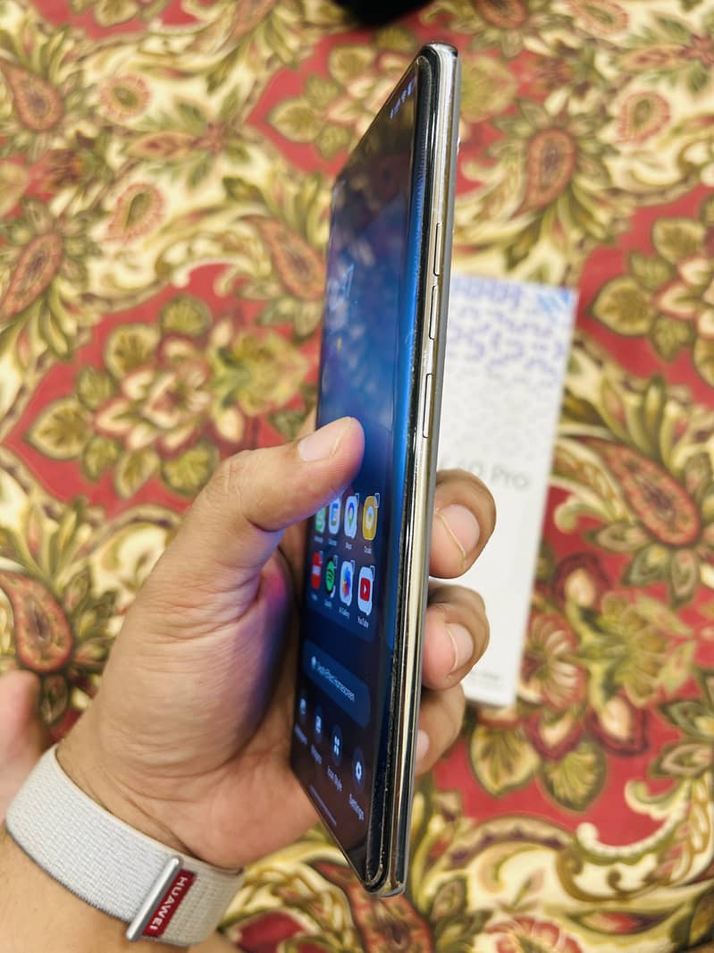 Tecno CAMON 40 Pro 2