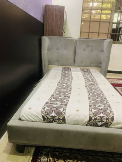 Single bed with mattress
