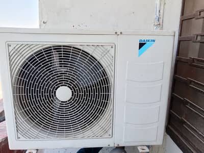 Original Daikin 1.5 Ton Wall Mounted Split AC – Perfect Cooling