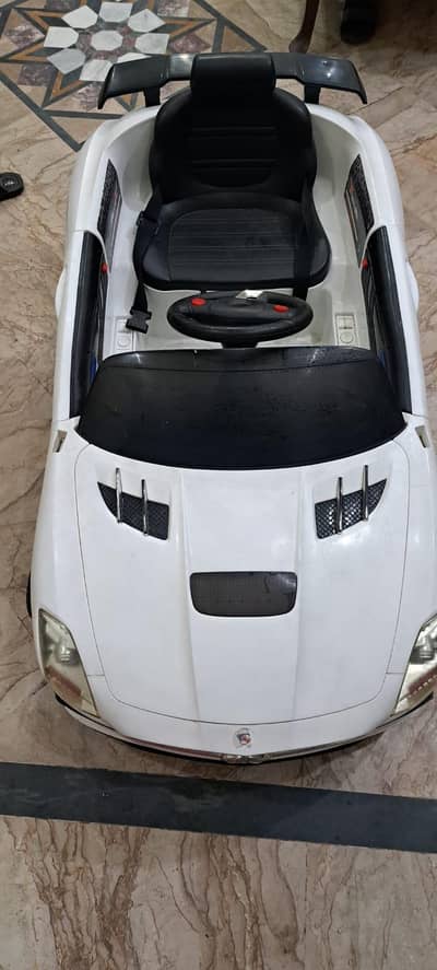 Car ha bacho wali