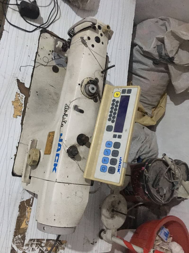 Computerised sewing machine 3