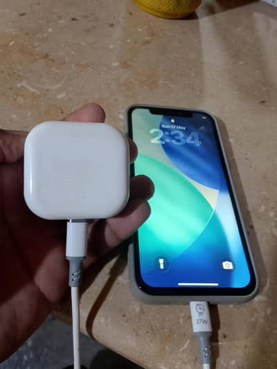 iphone 12 Sath original charger Sath hotspot k liye mobile face id ok