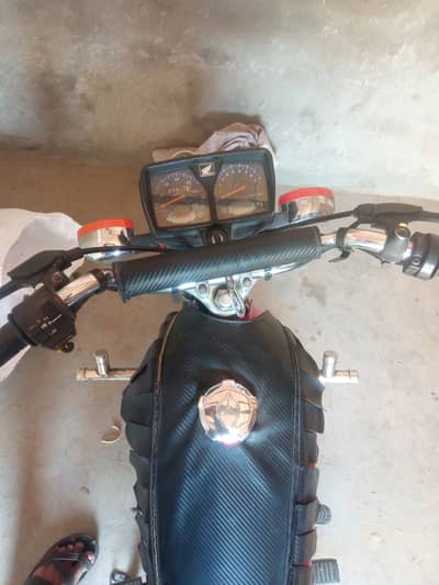 Honda CG 125 2022 Model  25000 KM Genuine  Urgent Sale