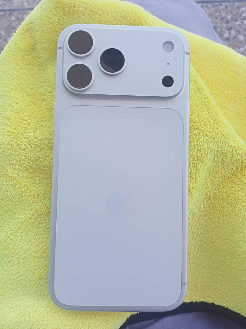 iPhone 17 Pro Max 0