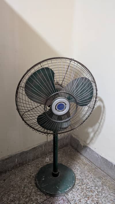 Yunas fans pedastal fan