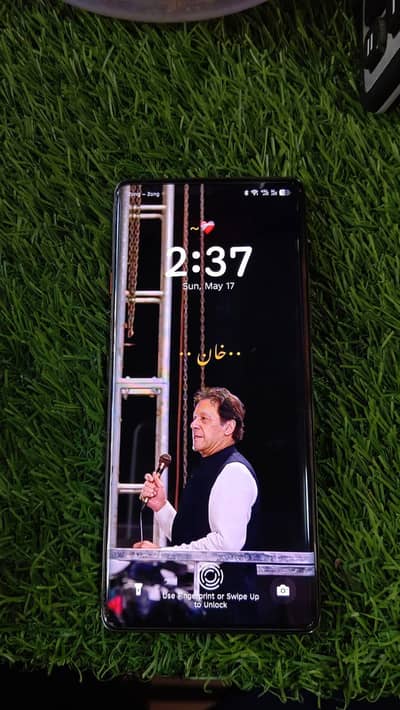 mobile bilkul okay hai dabba charger Sath Hai 2 Mant Ki warranty hai