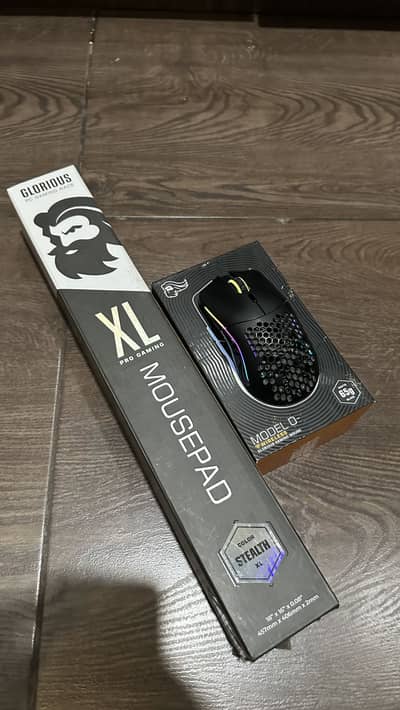 Glorious Model O wireless with XL mousepad combo