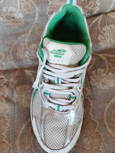 Style Sports Shoes – Size 7