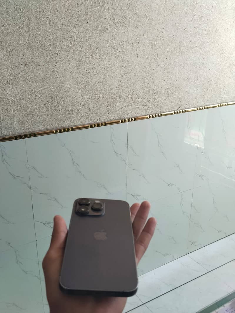 iPhone 14 pro max 0