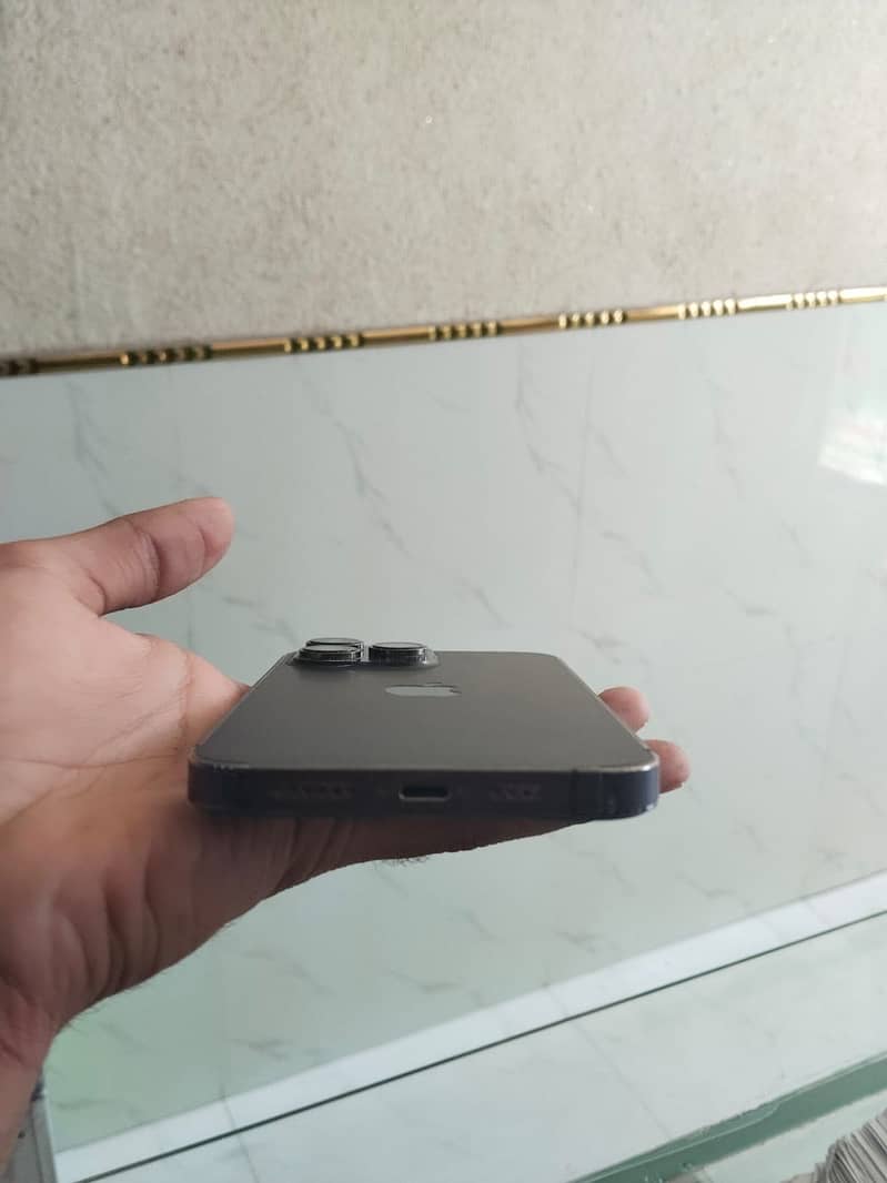 iPhone 14 pro max 3