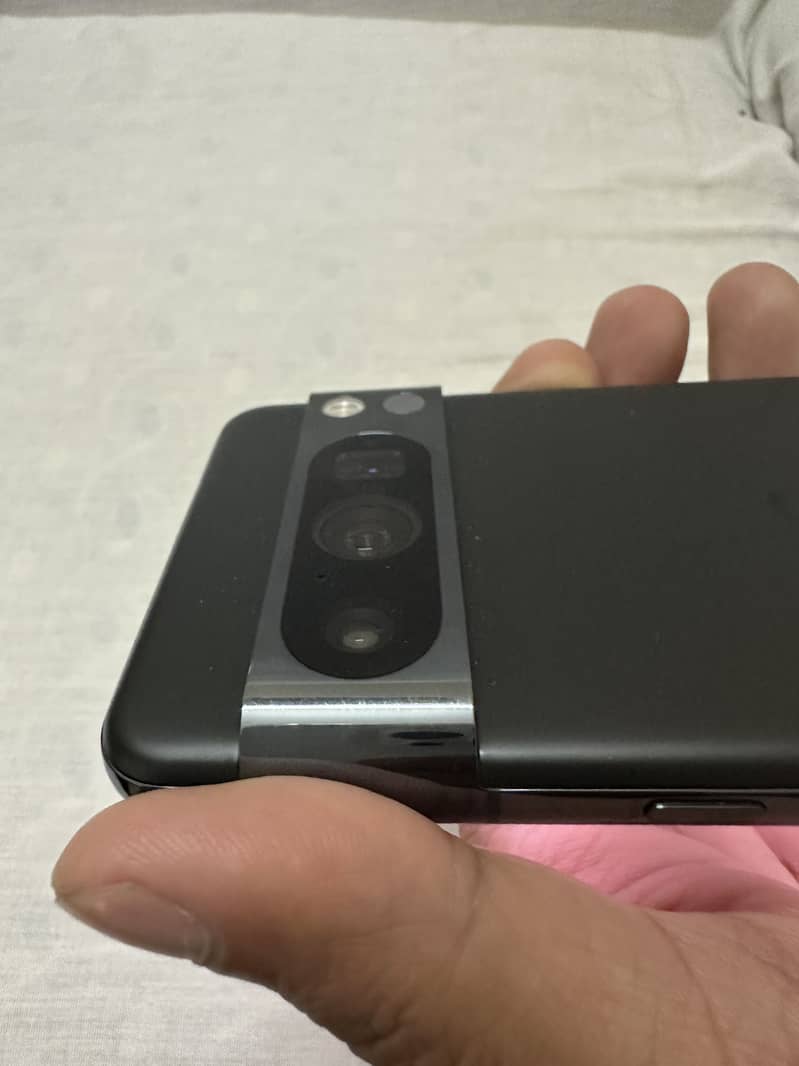 Google pixel 8 pro 1
