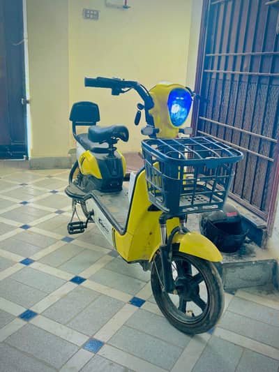Mini Electric Scooty