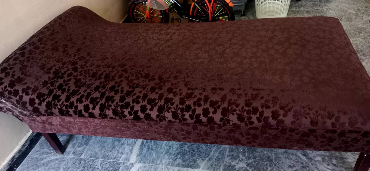 Single bed/ Dewan 1