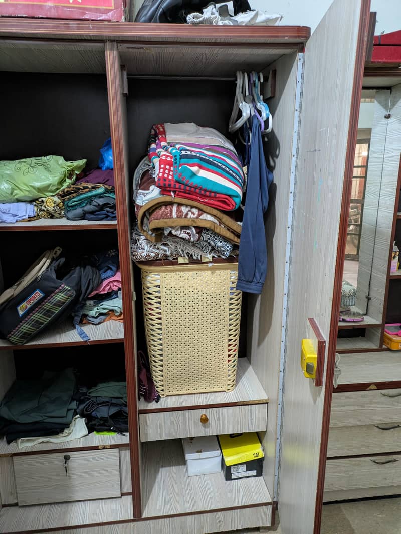bed Almirah dressing 4