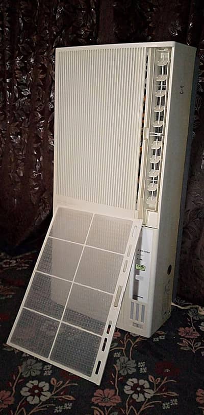 Corona 110v inverter Ac in mint condition (double cooling coil)