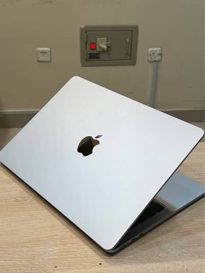 Apple MacBook Air M4 2025 13-inch 16GB 256GB 100% BH 6 CC Skyblue Box