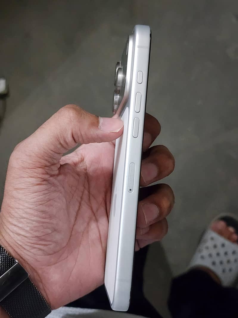 iPhone 17pro max 4