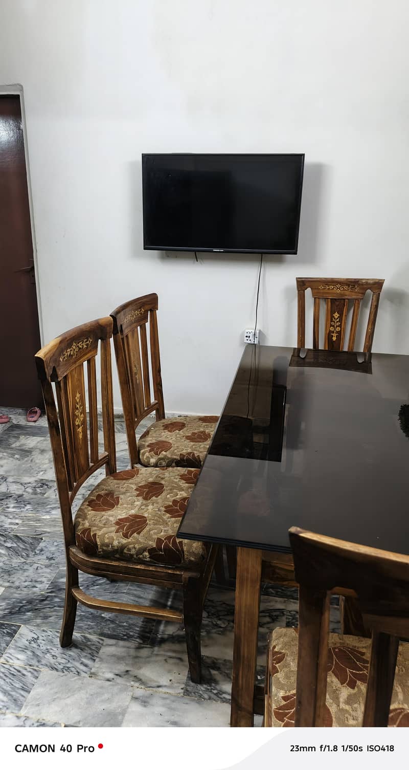6 seater dining table 4