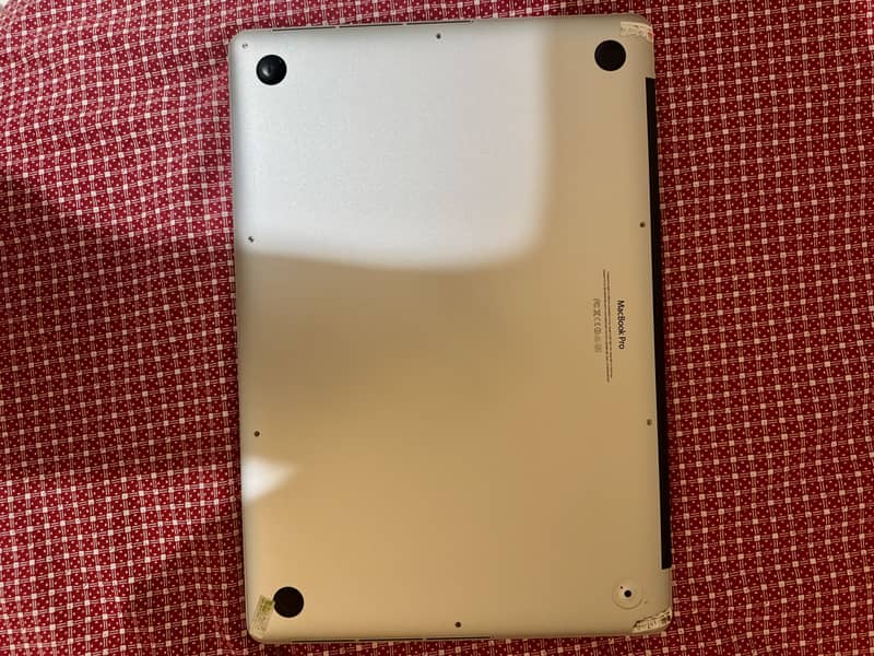 Macbook Pro 15 Retina Display ( mid 2014) 1