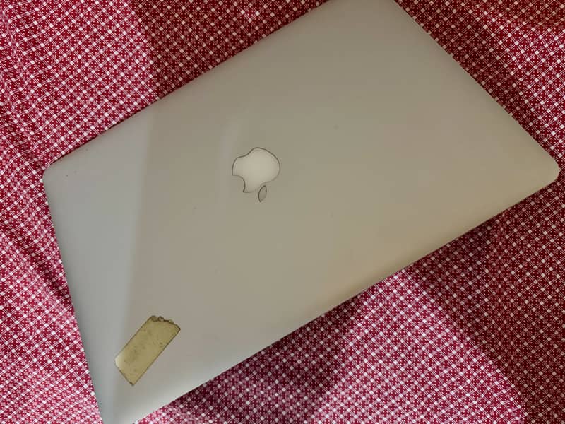 Macbook Pro 15 Retina Display ( mid 2014) 2