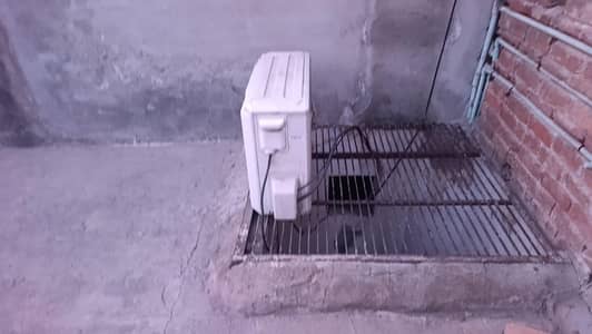 Orient used AC 1 Ton available for Sale