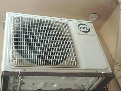1 Ton AC in good condition for sale