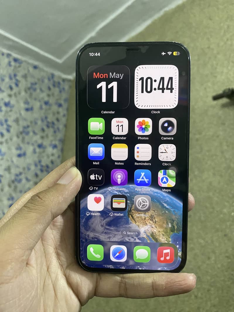 iPhone 12 4
