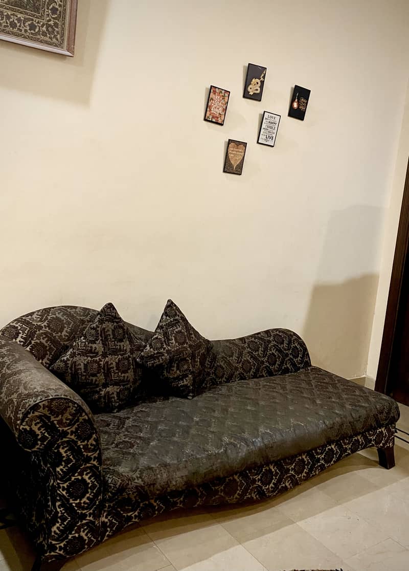 DEWAN SOFA 0