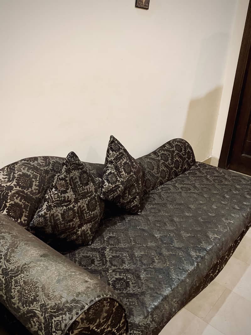 DEWAN SOFA 1
