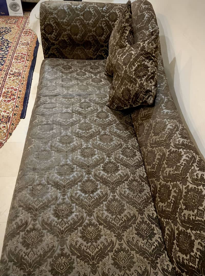 DEWAN SOFA 3