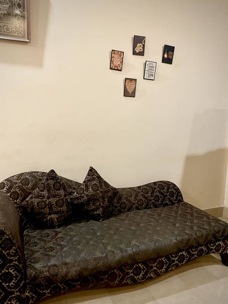 DEWAN SOFA 4
