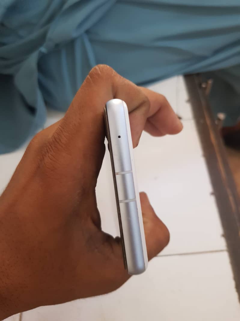 Google Pixel 7a 3
