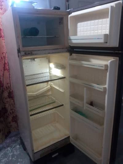 Dawlance Fridge For Sale Medium Size Best Cooling