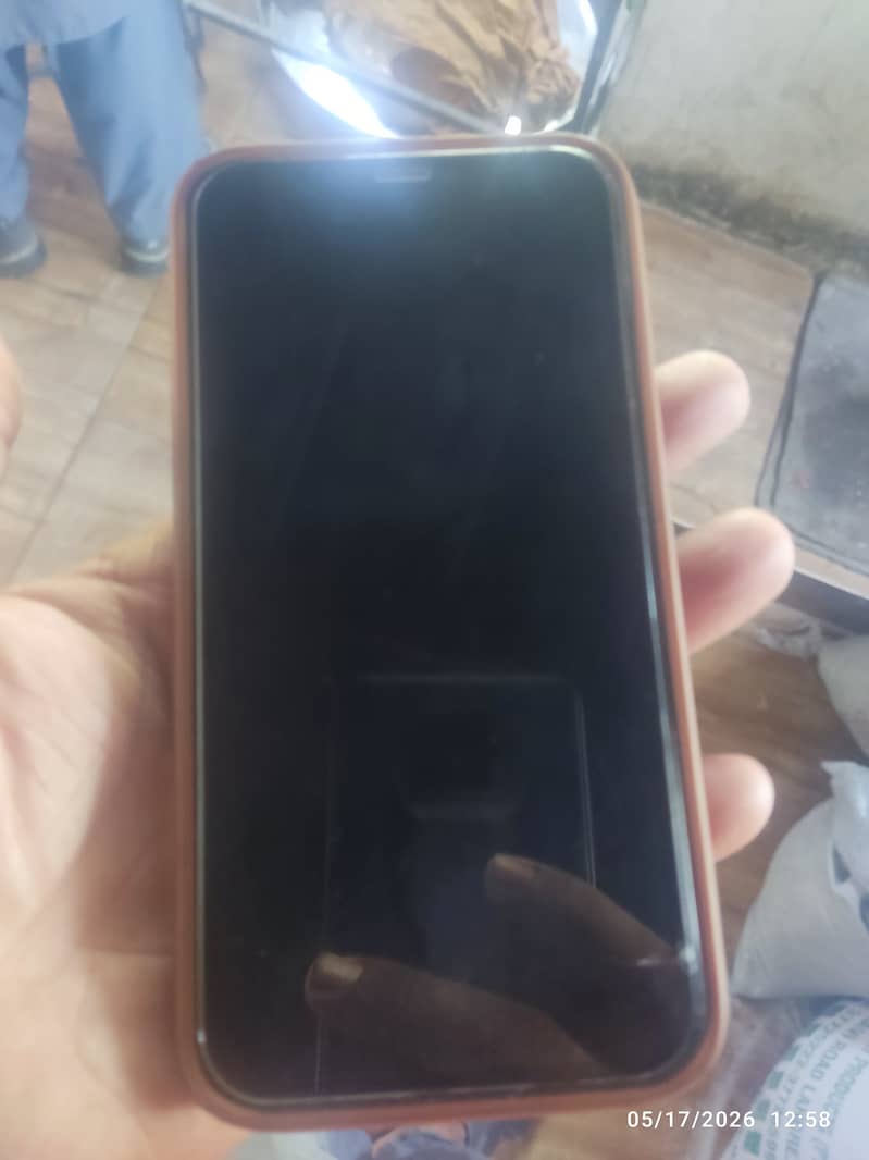 Apple iPhone 11 3