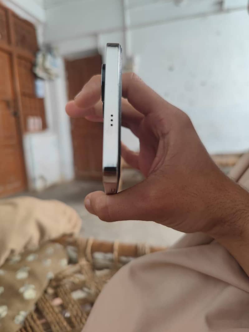 Tecno Camon 20pro 5