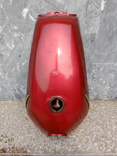 125 petrol tanki