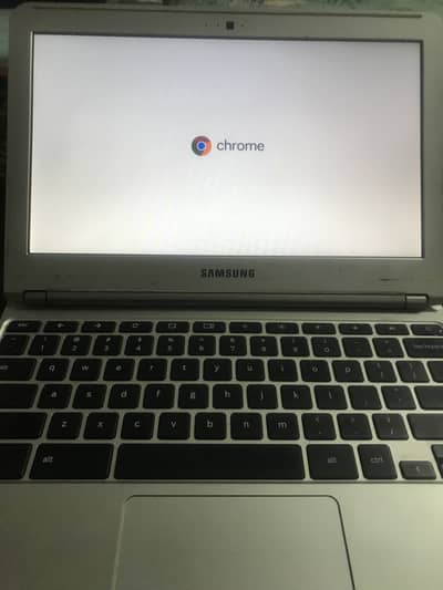 Samsung chromebook os with charger urgent sale