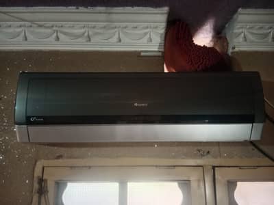 Gree 1.5 Ton Inverter AC For Sale